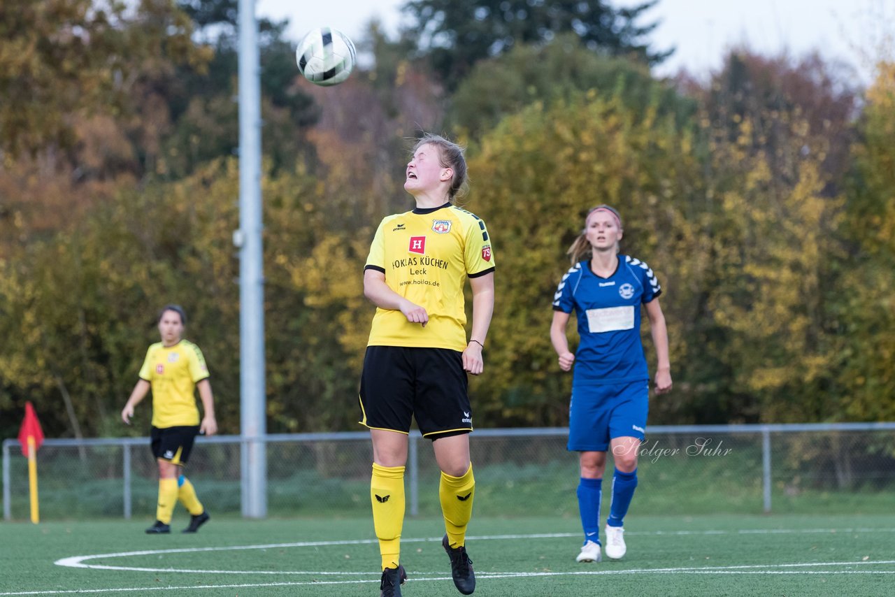 Bild 214 - F SSC Hagen Ahrensburg - SV Frisia 03 Risum-Lindholm : Ergebnis: 2:0